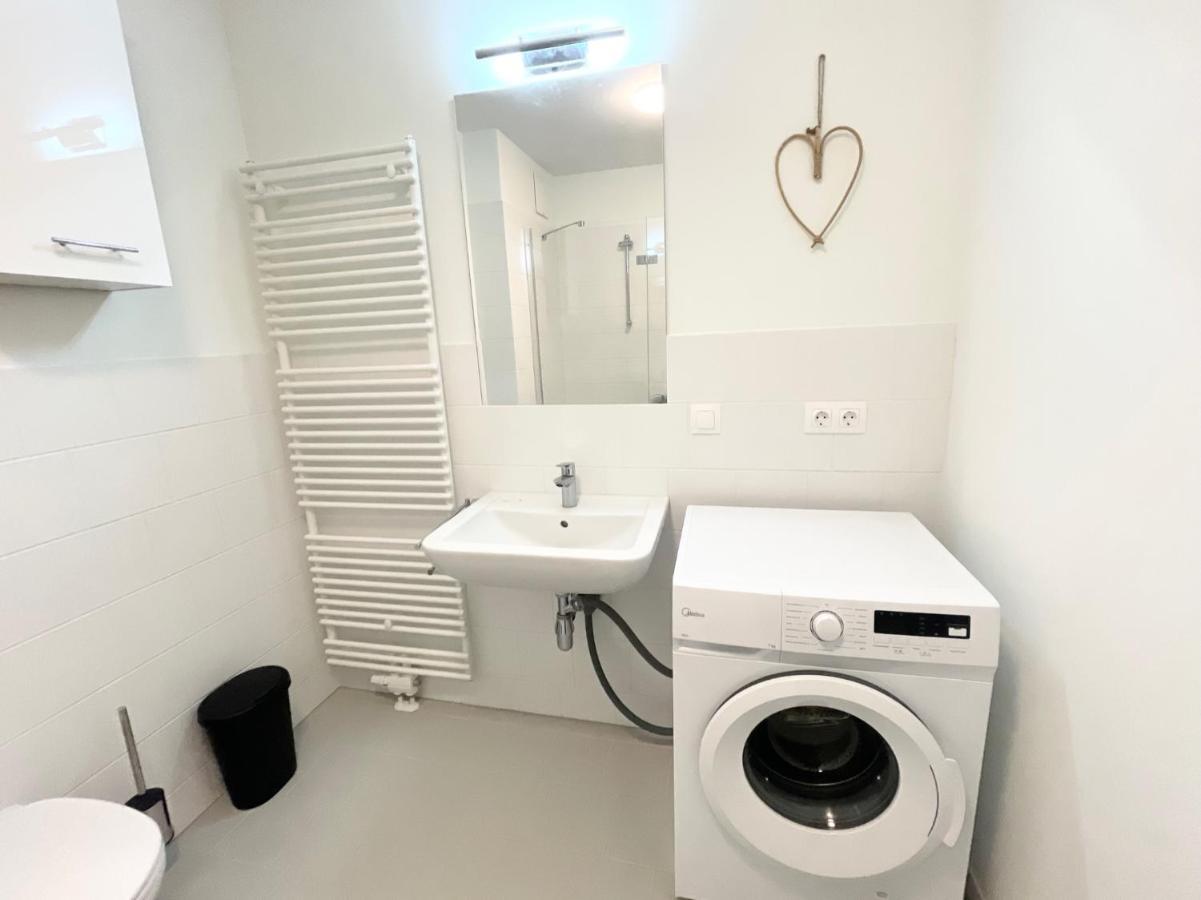 ウィーンBright Modern Flat With Balconyアパートメント エクステリア 写真